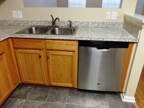 1201 Catbird Ct in Hanahan, SC - Building Photo - Building Photo