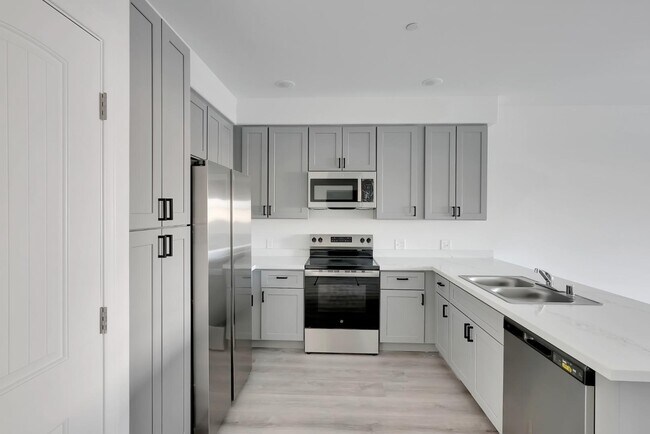 2076 Millennium Wy in Hanford, CA - Building Photo - Building Photo