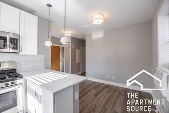 3937 N Janssen Ave in Chicago, IL - Building Photo - Building Photo