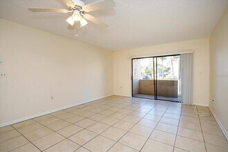 5013 Vineland Rd in Orlando, FL - Building Photo - Building Photo