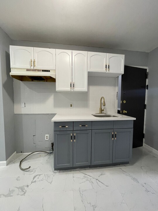 72 Hutton St in Jersey City, NJ - Building Photo