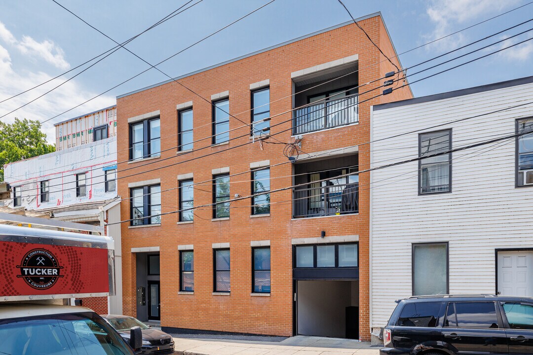 208 Bourget Rue in Montréal, QC - Building Photo