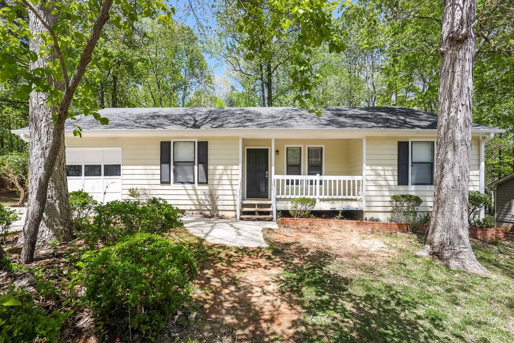 7774 Mountain Creek Way in Douglasville, GA - Building Photo