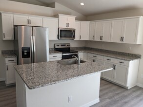 5837 Babian Rd in North Port, FL - Building Photo - Building Photo