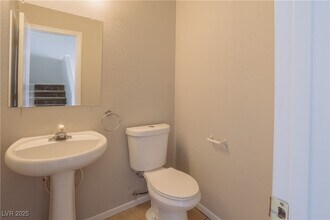 7920 Hornbeam Ct in Las Vegas, NV - Building Photo - Building Photo