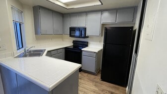 707 S Webster Ave, Unit 108 in Anaheim, CA - Building Photo