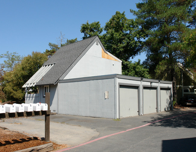 1720 Mission Blvd in Santa Rosa, CA - Building Photo - Building Photo