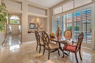 56065 Riviera in La Quinta, CA - Building Photo