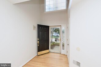 8393 Jovin Cir in Springfield, VA - Building Photo - Building Photo