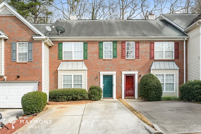 property at 2040 Manhattan Pkwy