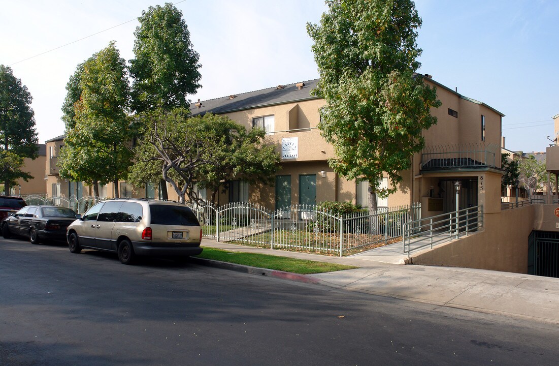 815-817 Walnut St in Inglewood, CA - Building Photo