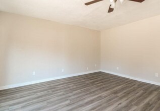 2370 Chisholm Trail Rd in Round Rock, TX - Building Photo - Building Photo