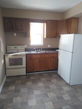 216 Poplar St-Unit -2 in Wyandotte, MI - Building Photo - Building Photo