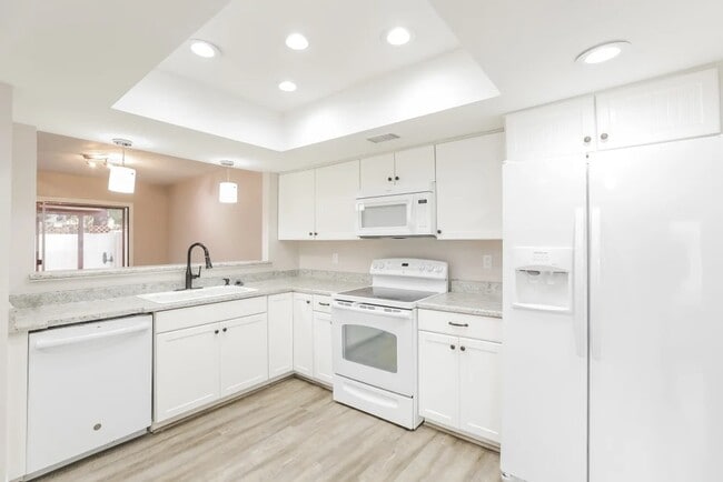 2732 W Estrella Dr in Chandler, AZ - Building Photo - Building Photo