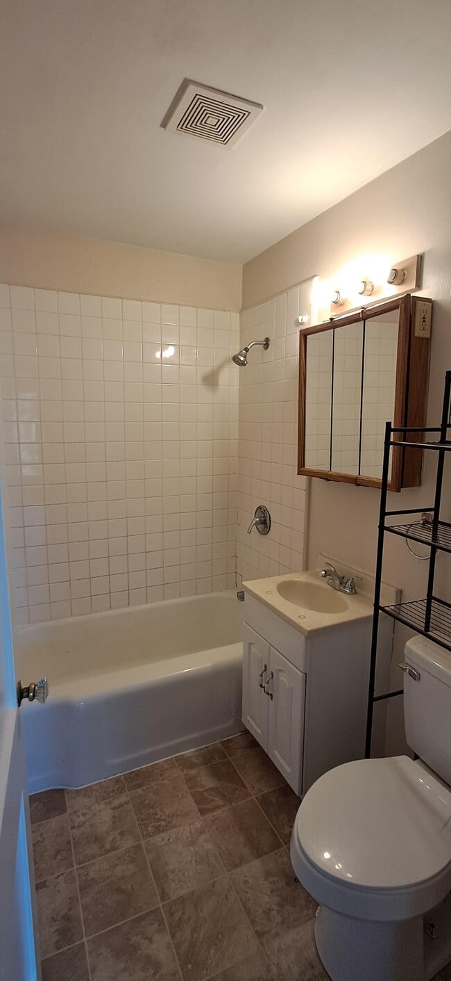 1819 S 24th St in St. Joseph, MO - Building Photo - Building Photo