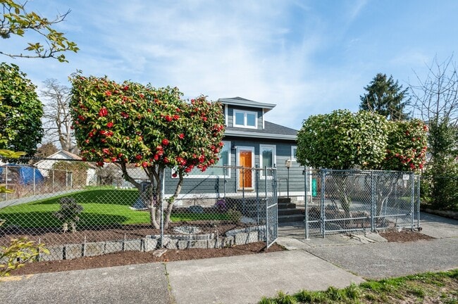 property at 3230 S Ferdinand St