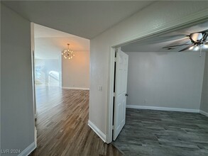 9709 Horizon Hills Dr in Las Vegas, NV - Building Photo - Building Photo