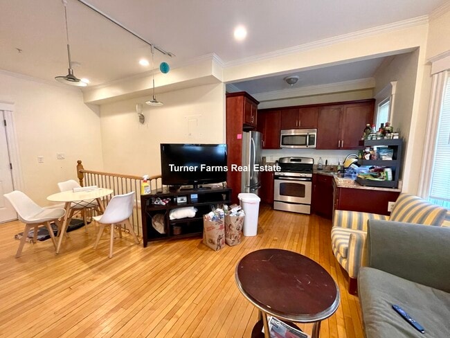 154 Magazine St, Unit 2