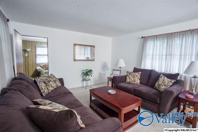 4607 Rutledge Dr NW in Huntsville, AL - Building Photo - Building Photo