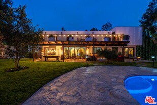 3092 Laurel Canyon Blvd in Los Angeles, CA - Building Photo