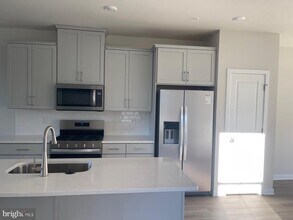 130 Victor Dr in Downingtown, PA - Building Photo - Building Photo