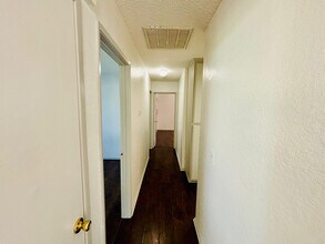 2308 Edam St in Lancaster, CA - Foto de edificio - Building Photo