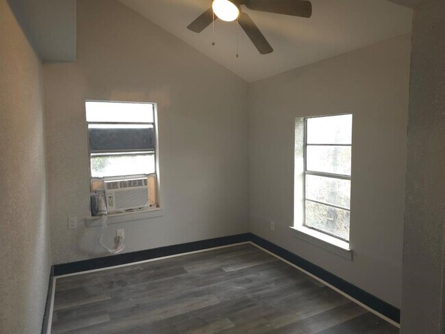 1313 10th St-Unit -6 in Galena Park, TX - Building Photo - Building Photo