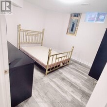 217 Badessa Cir in Vaughan, ON - Building Photo - Building Photo