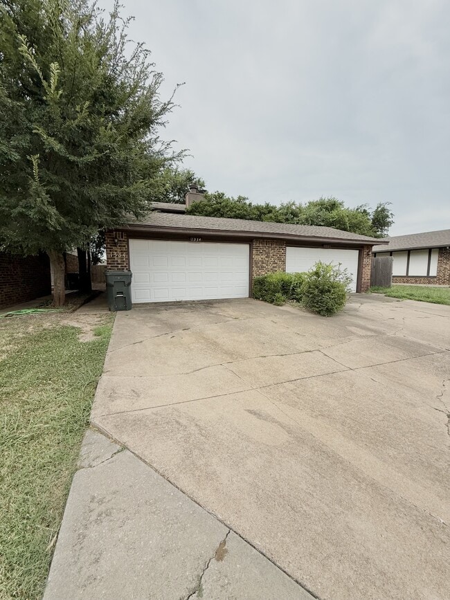 property at 1334 Eastgate Dr
