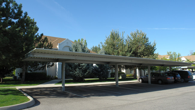 Sumerset Park Apartments in Boise, ID - Building Photo - Building Photo