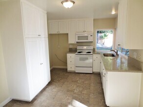25936 Vía Del Sur in Mission Viejo, CA - Building Photo - Building Photo