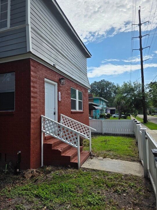 1285 W 26th St in Jacksonville, FL - Foto de edificio