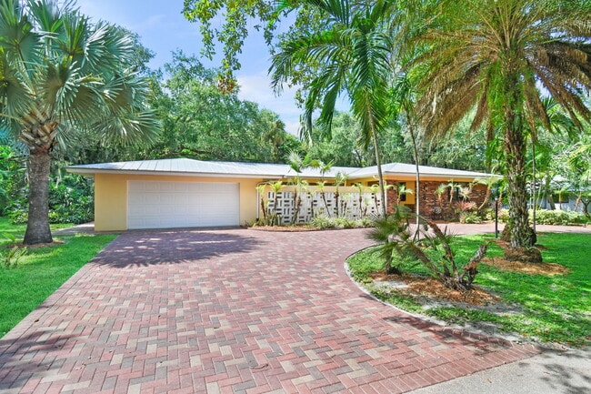property at 8 Miramar Rd