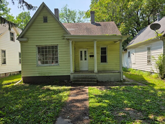 property at 1126 E Spruce St