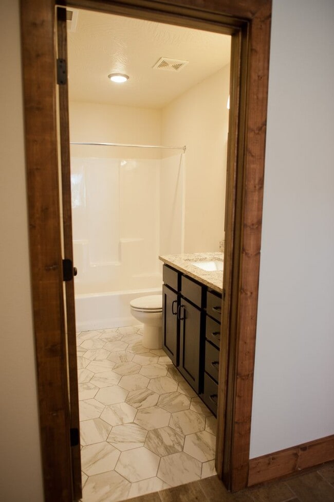 property at 515 W McDaniel St