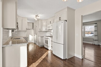 15350 Drexel Way in Apple Valley, MN - Building Photo - Building Photo