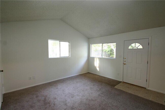 807 Plumpton Dr in Austin, TX - Building Photo - Building Photo