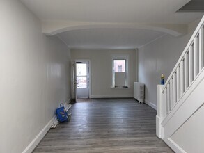 547 Centre St in Trenton, NJ - Building Photo - Building Photo