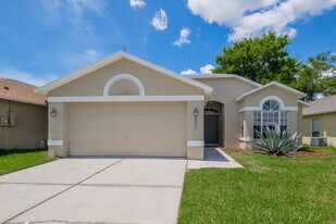 10821 New Brighton Ct in New Port Richey, FL - Building Photo