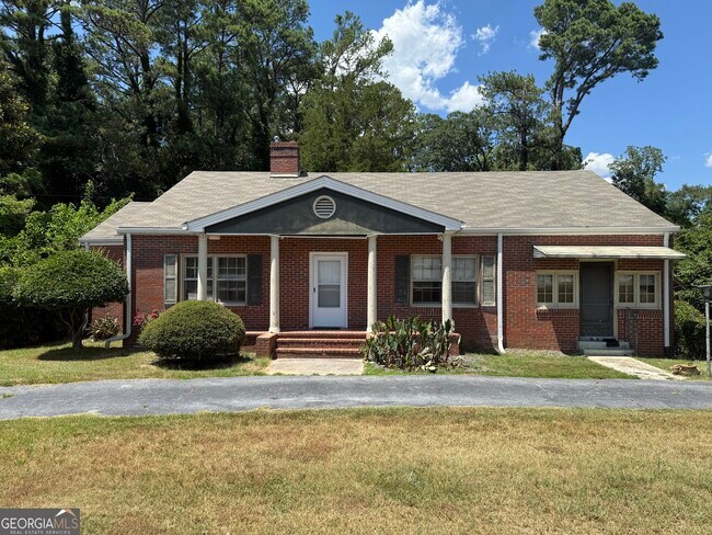 998 Highland Cir SE in Conyers, GA - Building Photo - Building Photo