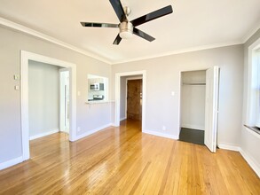 7430 S Vernon Ave in Chicago, IL - Building Photo - Interior Photo