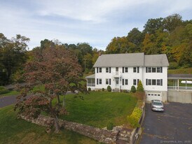 124 Purchase Brook Rd in Southbury, CT - Building Photo