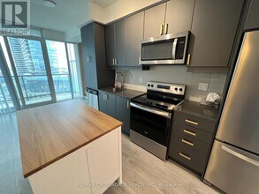 7895 Jane St in Vaughan, ON - Building Photo - Building Photo