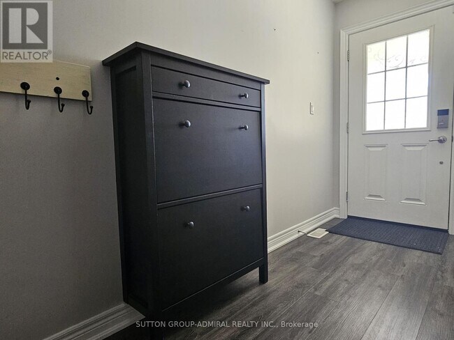 6412 Shapton Cres in Niagara Falls, ON - Building Photo - Building Photo