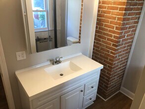 79 Spruce St, Unit 2 in Burlington, VT - Building Photo - Building Photo