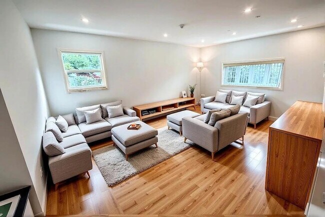 418 W 259th St in Bronx, NY - Building Photo - Building Photo