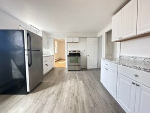 24 South St in Somersworth, NH - Building Photo - Building Photo