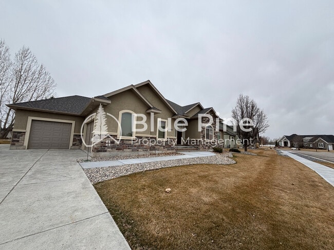 5245 Jupiter Hills Dr in Idaho Falls, ID - Building Photo - Building Photo