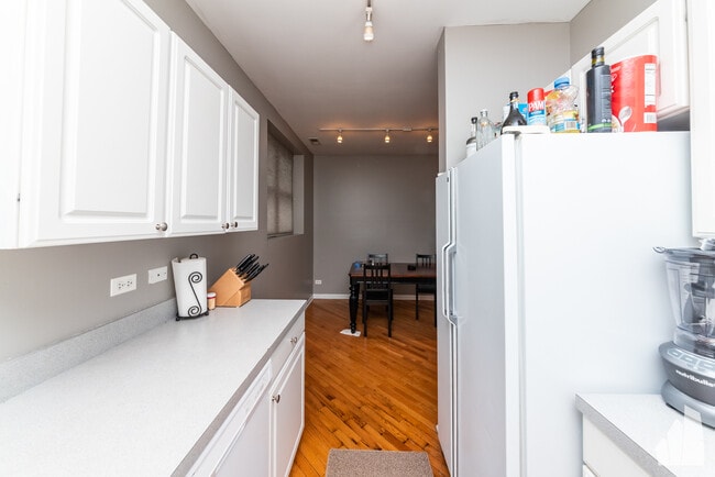 property at 2849 N Southport Ave