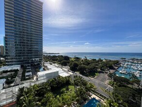 1100 Ala Moana Blvd, Unit 1306 in Honolulu, HI - Foto de edificio - Building Photo